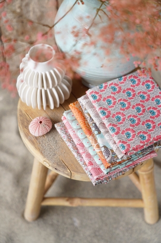 Tilda Patchwork Stoff Baumwolle - Cotton Beach - Ocean Flower Grey